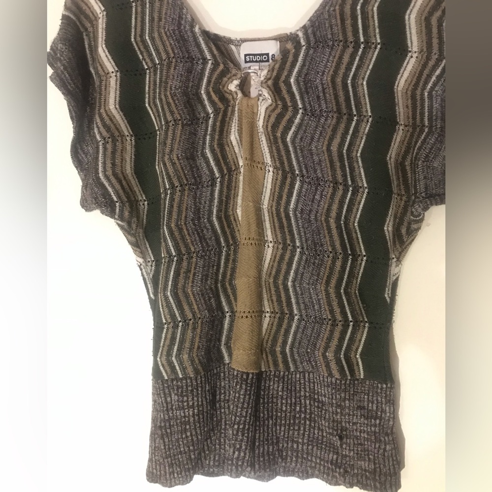 STUDIO 8 short sleeve knitted sweater Size M Color Brown Black & Dark Green